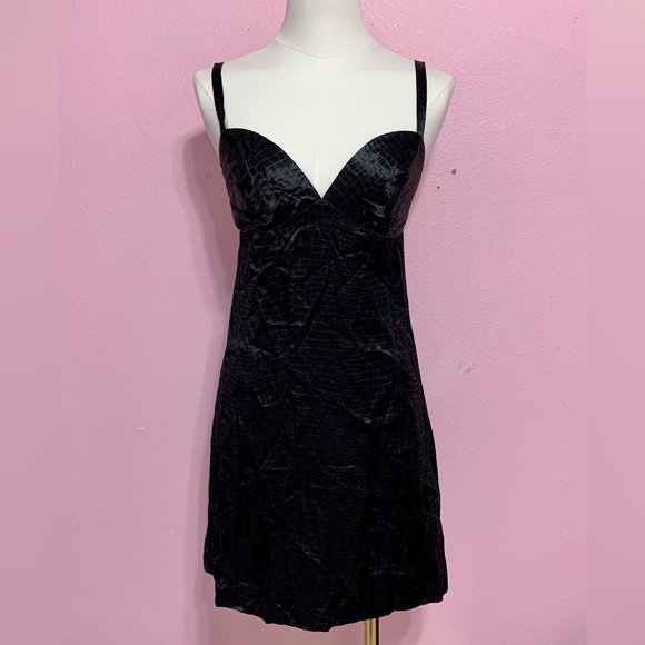 Guess Dresses & Skirts - VTG Guess black mini dress - size 3